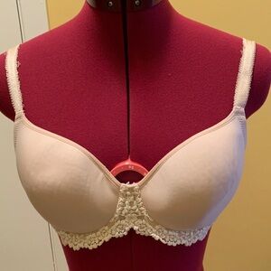 Wacoal Contour Underwire Lace Accent Bra in cream and beige